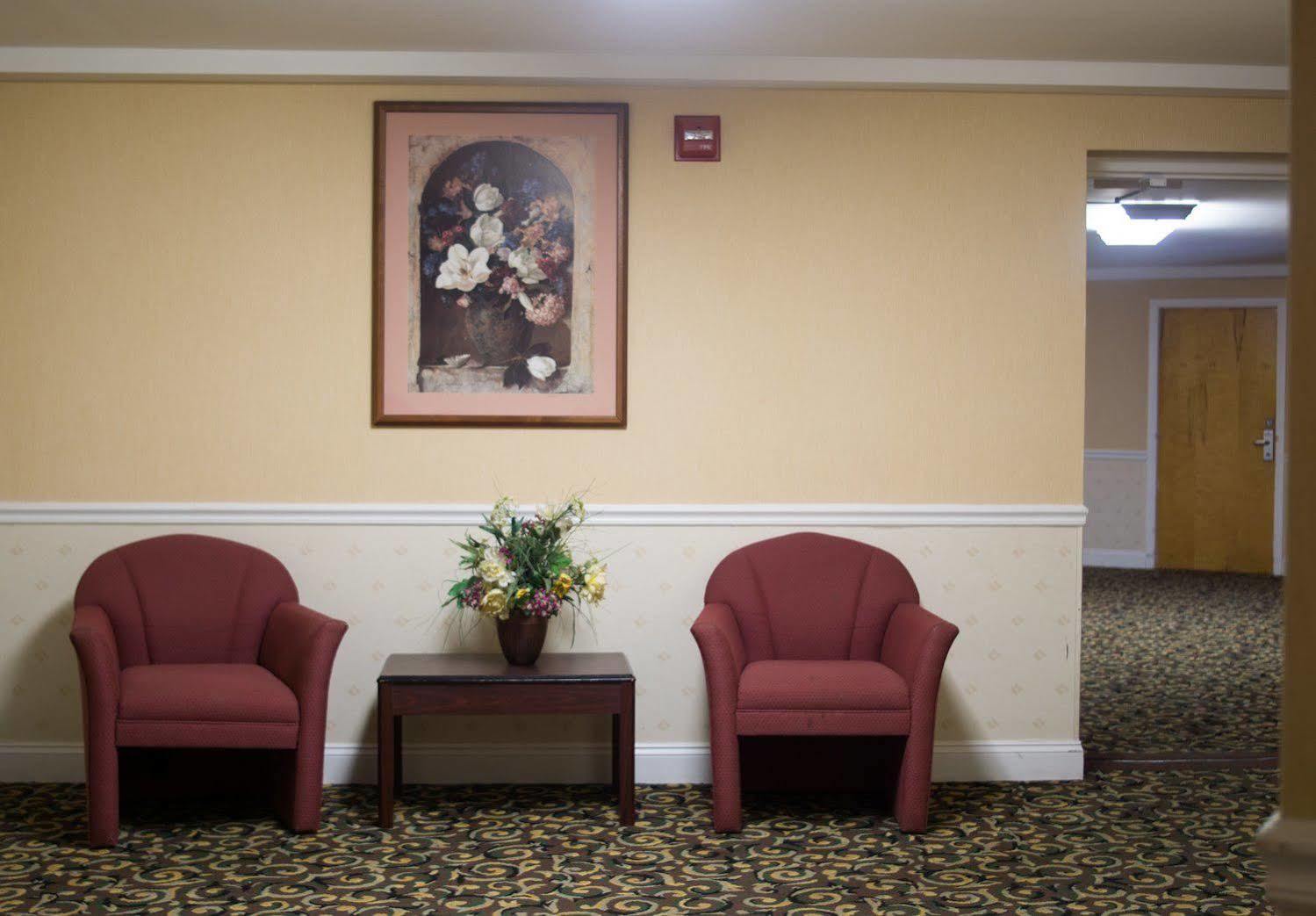Red Roof Inn & Suites Newport - Middletown, Ri Kültér fotó