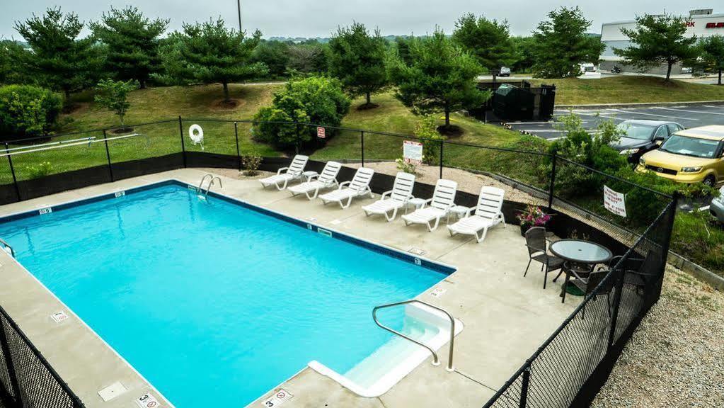 Red Roof Inn & Suites Newport - Middletown, Ri Kültér fotó